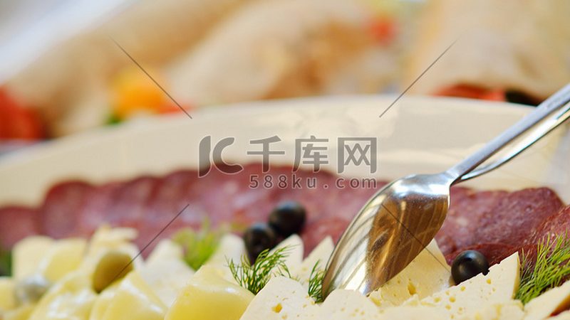 坚果炒货代加工：揭秘代加工工厂报价背后的秘密